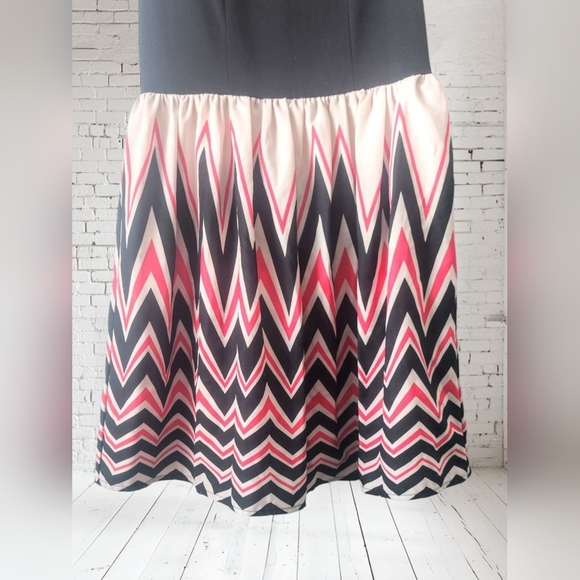 Xhiliration Black and Pink Chevron Dress Size Medium - Picture 2 of 6